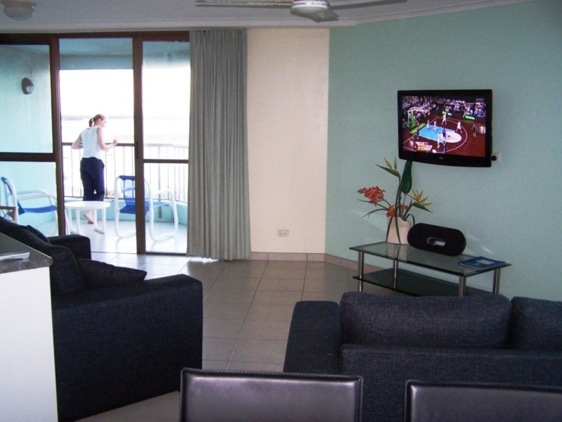 9C/114 Marine Parade, Southport QLD 4215
