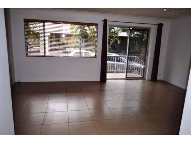 1/19 Huth Street, Labrador QLD 4215