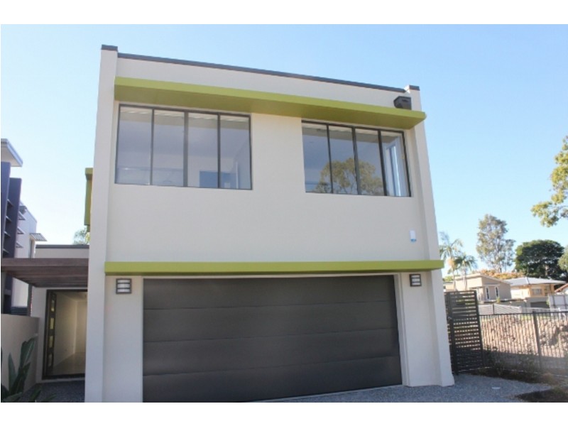 6 Tashey Court, Bundall QLD 4217