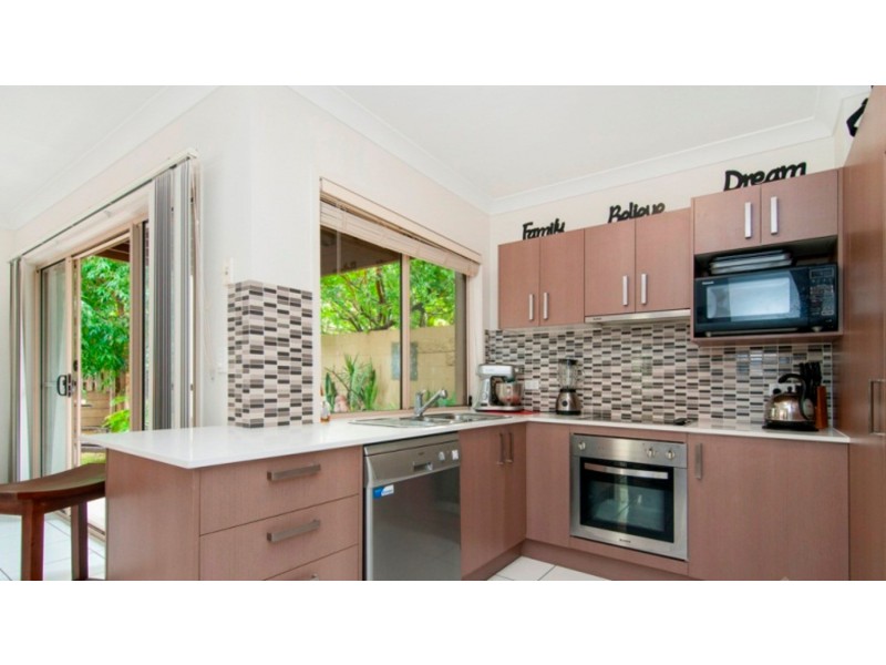 4/27 Government Road, Labrador QLD 4215