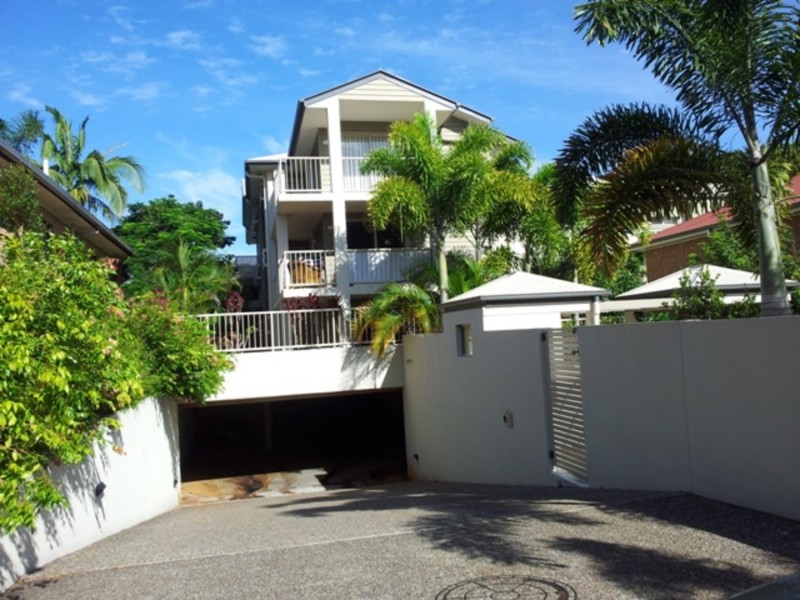 11/13D Wyndham Avenue, Southport QLD 4215