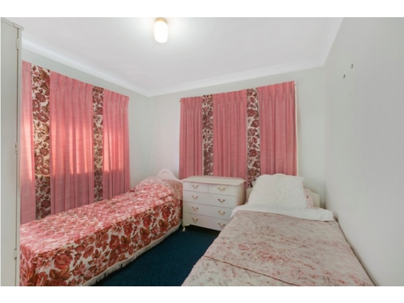 1 Forrest Avenue, Molendinar QLD 4214
