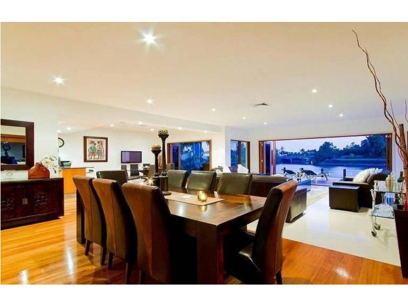 13 La Spezia Court, Isle Of Capri QLD 4217