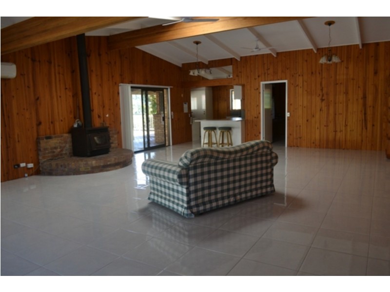 36 Theodore Place, Molendinar QLD 4214