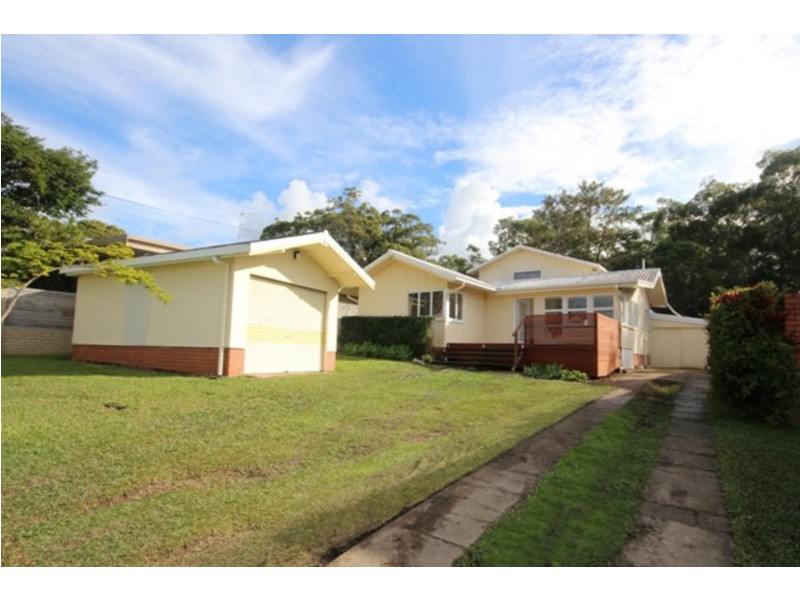 8 College Avenue, Southport QLD 4215