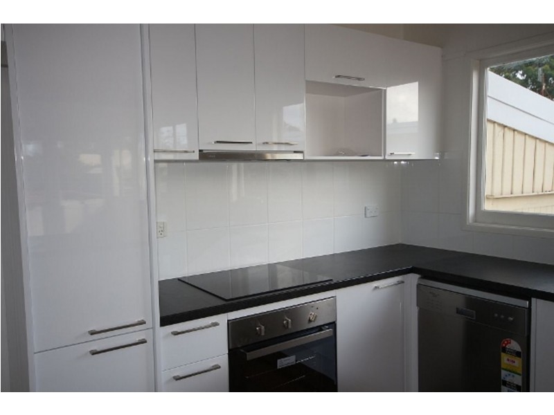 8 College Avenue, Southport QLD 4215