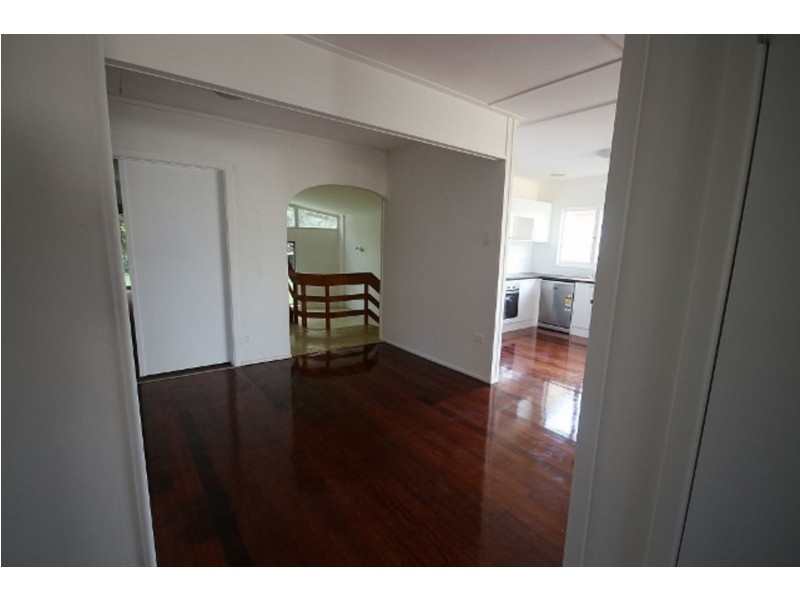 8 College Avenue, Southport QLD 4215