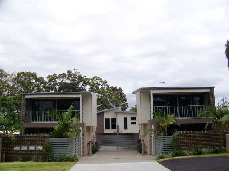 1/39 Gordon Street, Labrador QLD 4215