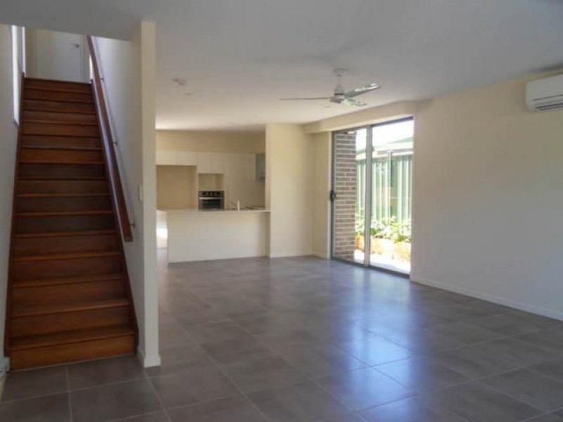 1/39 Gordon Street, Labrador QLD 4215