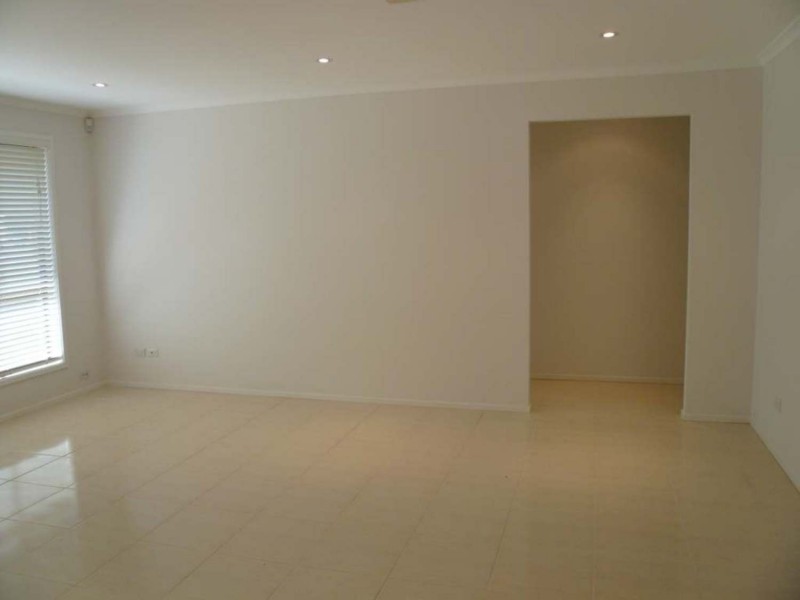 1/2 Burwood Court, Labrador QLD 4215