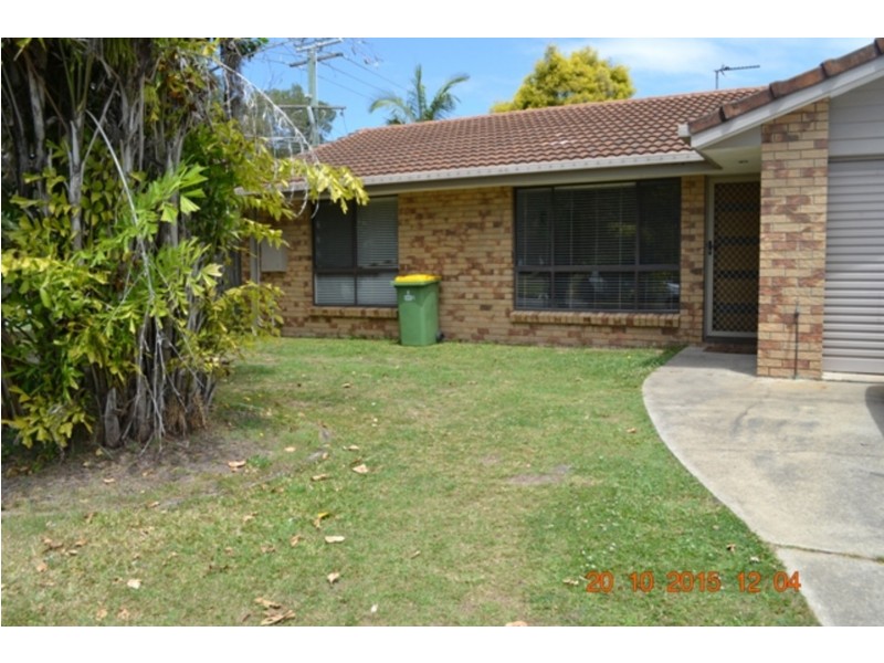 1/2 Burwood Court, Labrador QLD 4215