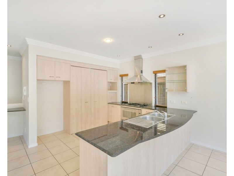 5 Yacht Street, Southport QLD 4215