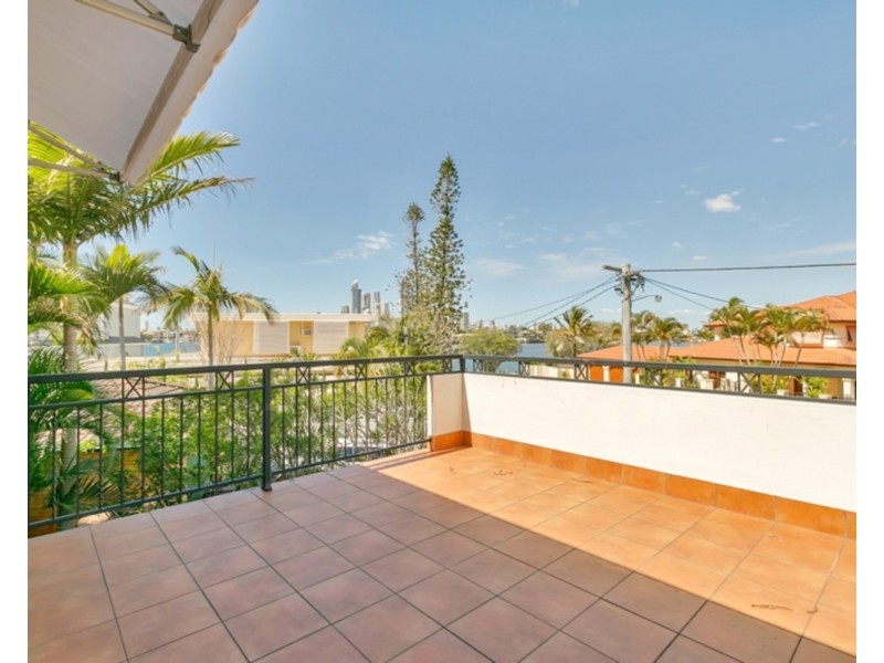 5 Yacht Street, Southport QLD 4215