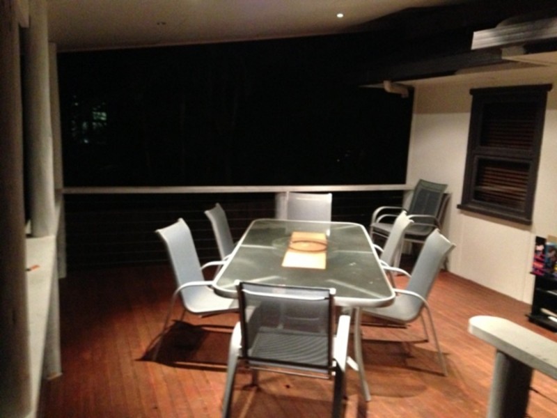 18 Neville Avenue, Southport QLD 4215