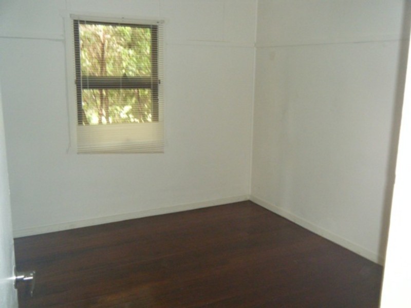 18 Neville Avenue, Southport QLD 4215