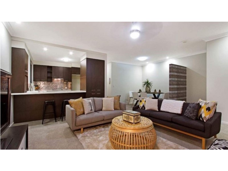 4/71 Minnie Street, Southport QLD 4215