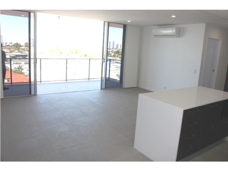 705/26 Spendelove Avenue, Southport QLD 4215