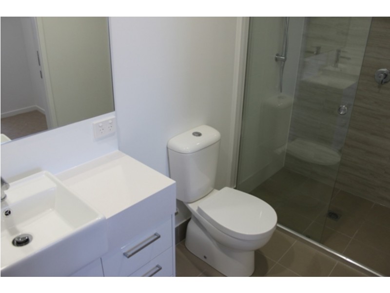 705/26 Spendelove Avenue, Southport QLD 4215