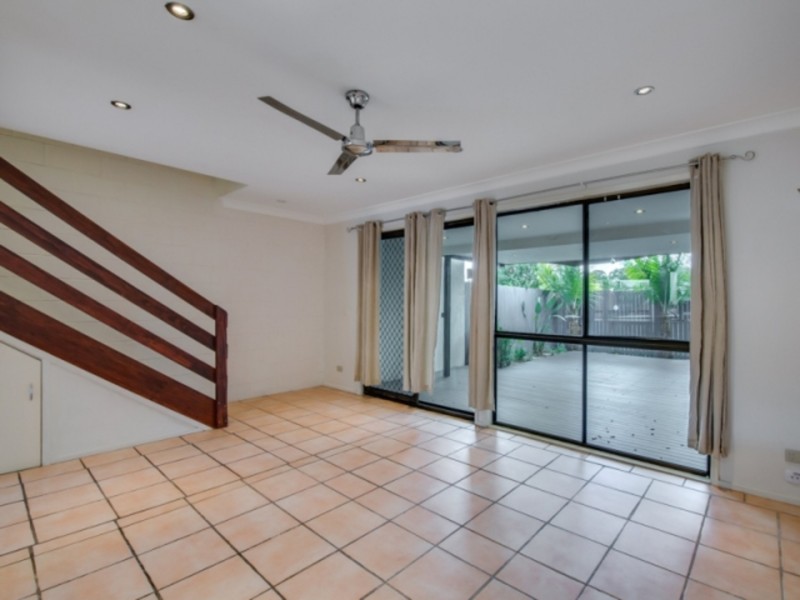 3/111 Little Usher Avenue, Labrador QLD 4215