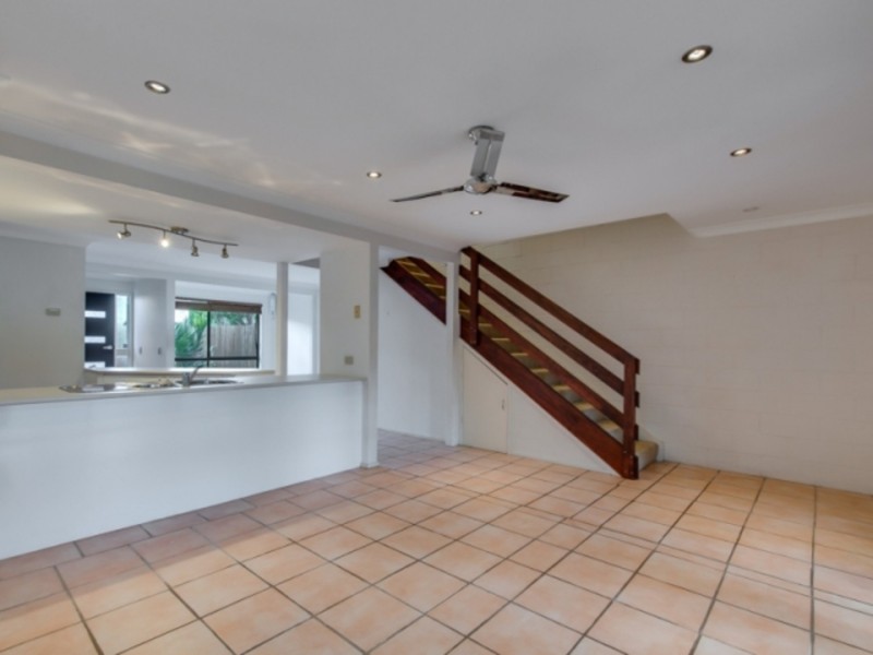 3/111 Little Usher Avenue, Labrador QLD 4215