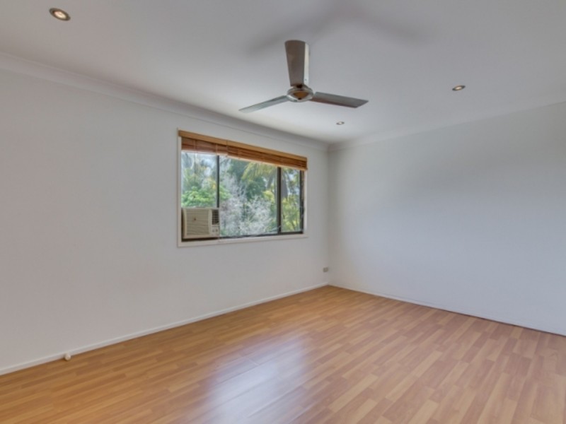 3/111 Little Usher Avenue, Labrador QLD 4215