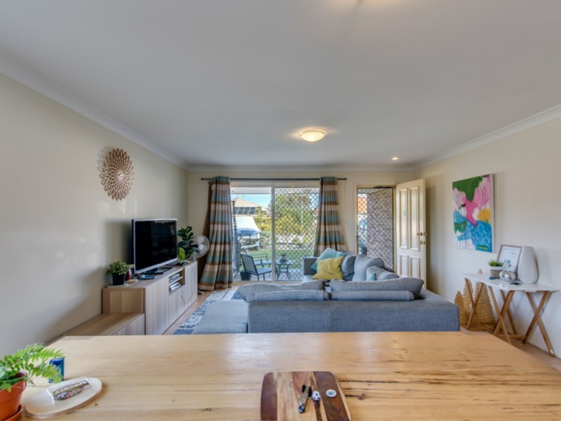 2/5 Tanias Place, Labrador QLD 4215