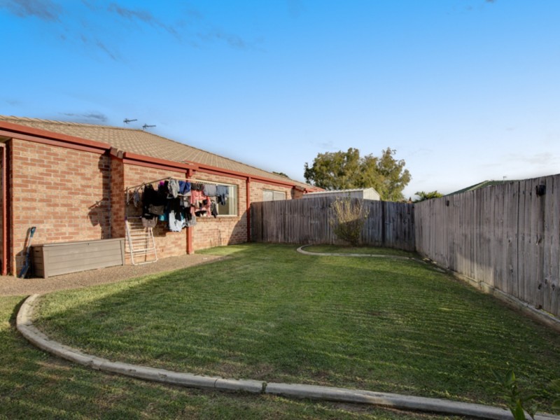 2/5 Tanias Place, Labrador QLD 4215