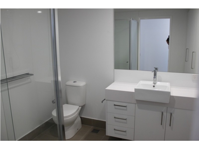 205/26 Spendelove Avenue, Southport QLD 4215