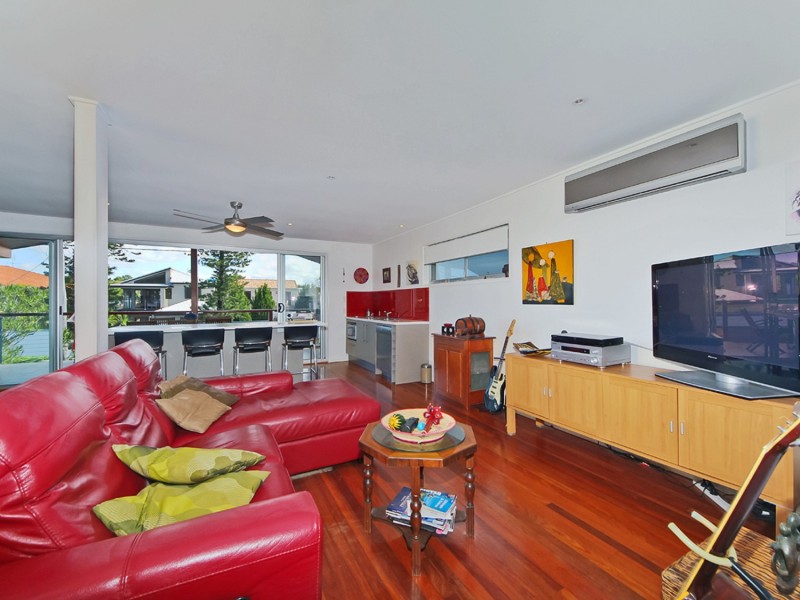9 yacht Street, Southport QLD 4215