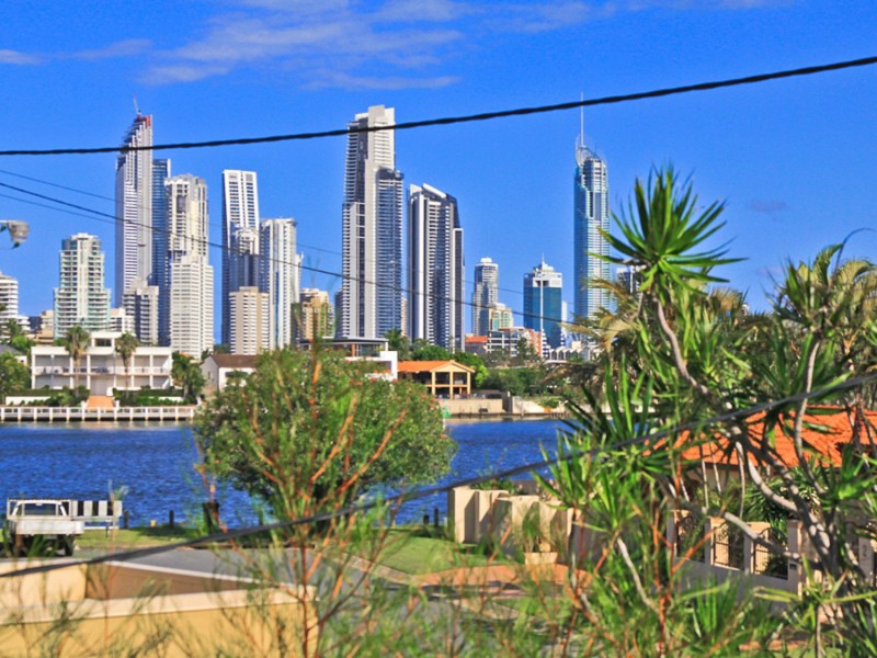 9 yacht Street, Southport QLD 4215