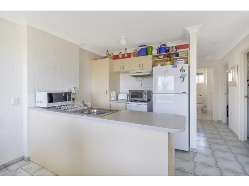 42/13-17 Brown Street, Labrador QLD 4215