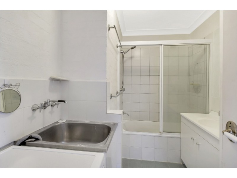 42/13-17 Brown Street, Labrador QLD 4215