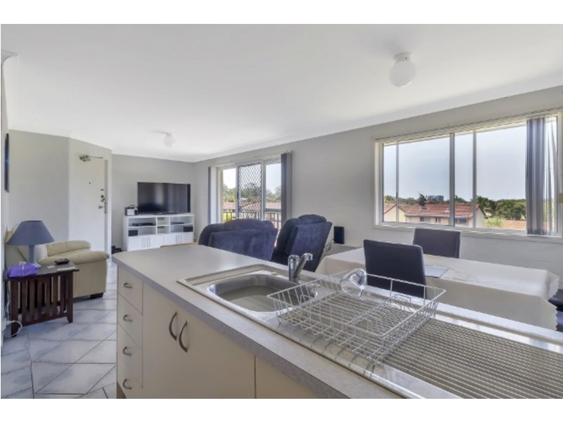 42/13-17 Brown Street, Labrador QLD 4215