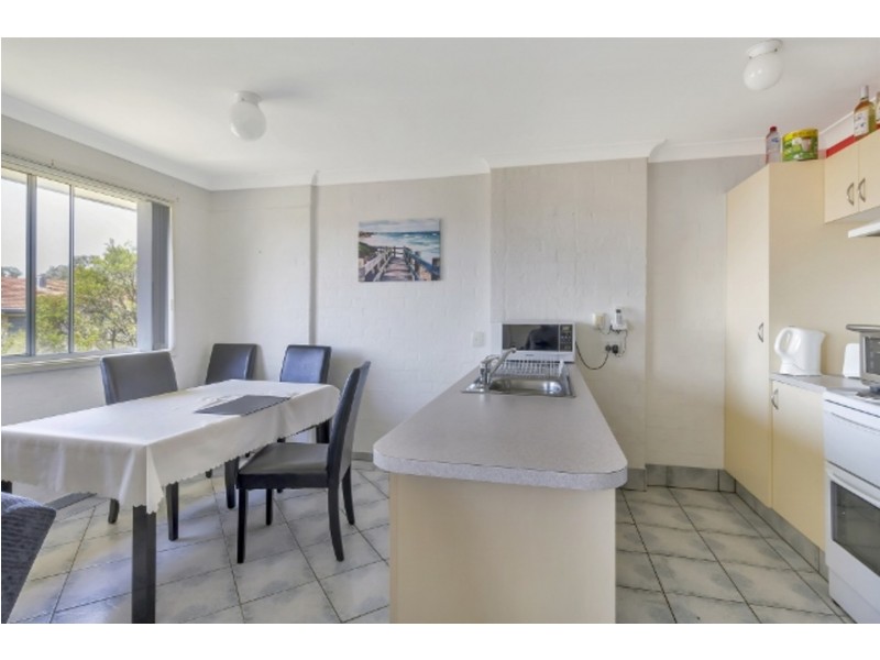 42/13-17 Brown Street, Labrador QLD 4215