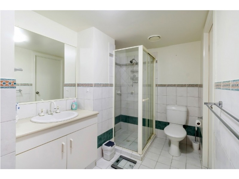 14/10-12 Spendelove Avenue, Southport QLD 4215