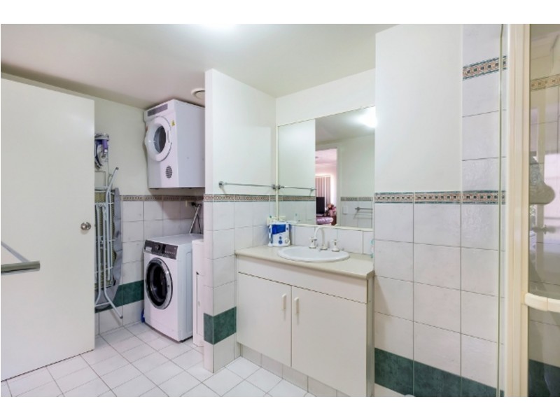 14/10-12 Spendelove Avenue, Southport QLD 4215