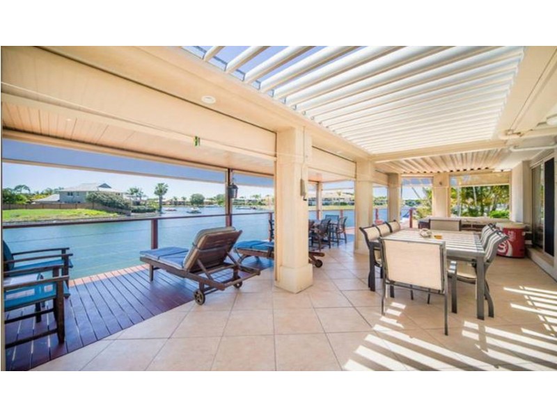 14-16 Folkstone Place, Runaway Bay QLD 4216