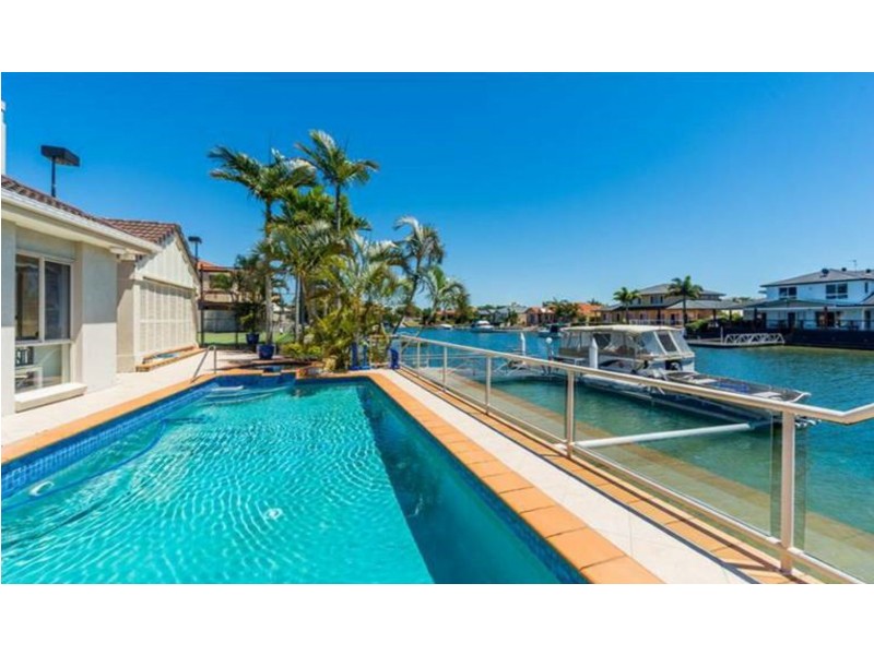 14-16 Folkstone Place, Runaway Bay QLD 4216