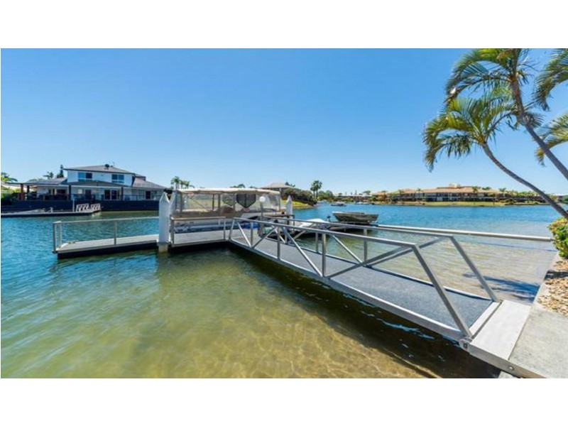 14-16 Folkstone Place, Runaway Bay QLD 4216