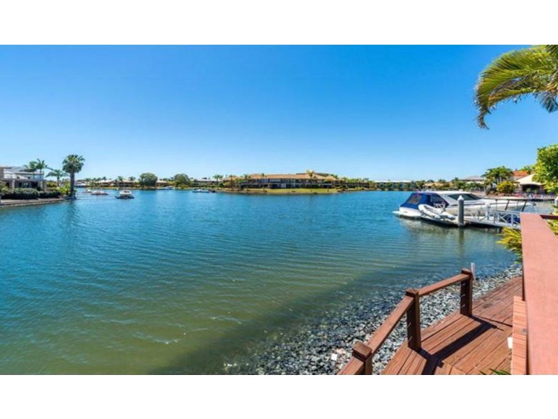 14-16 Folkstone Place, Runaway Bay QLD 4216