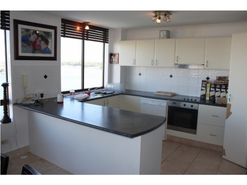 34/77 Brighton Parade, Southport QLD 4215