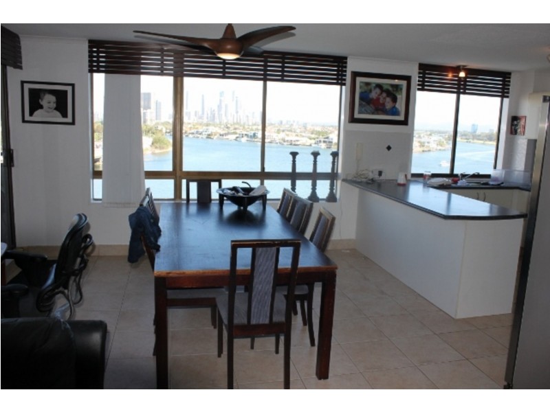 34/77 Brighton Parade, Southport QLD 4215