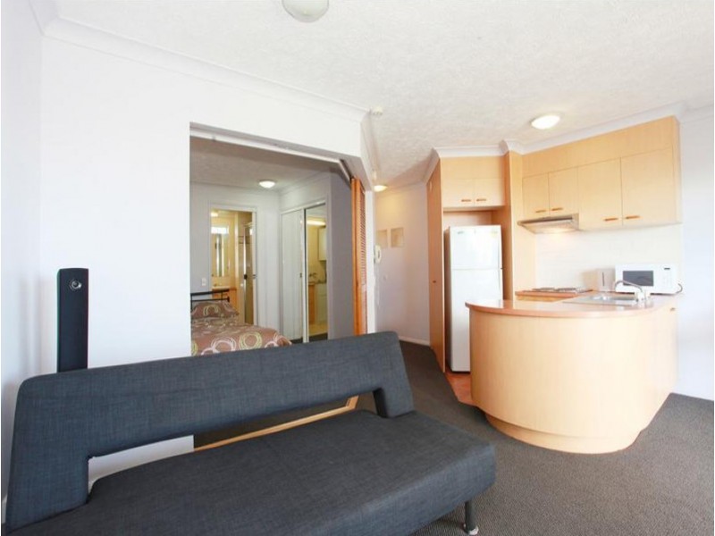 37/106-108 Marine Parade, Southport QLD 4215