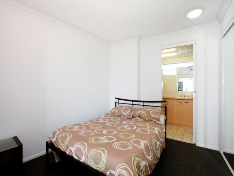 37/106-108 Marine Parade, Southport QLD 4215