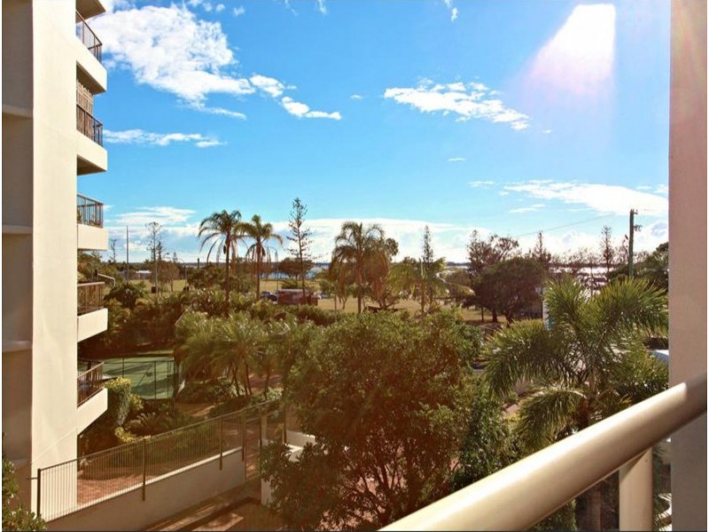 37/106-108 Marine Parade, Southport QLD 4215