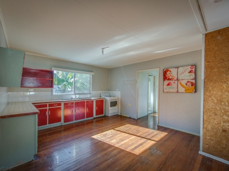 1/2 Ellen Street, Southport QLD 4215