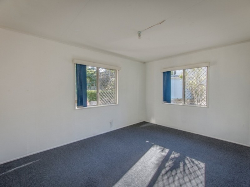 1/2 Ellen Street, Southport QLD 4215