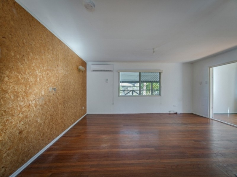 1/2 Ellen Street, Southport QLD 4215