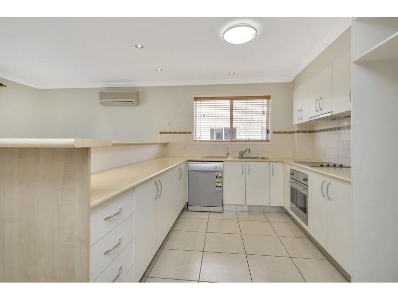 2a/197 High Street, Southport QLD 4215