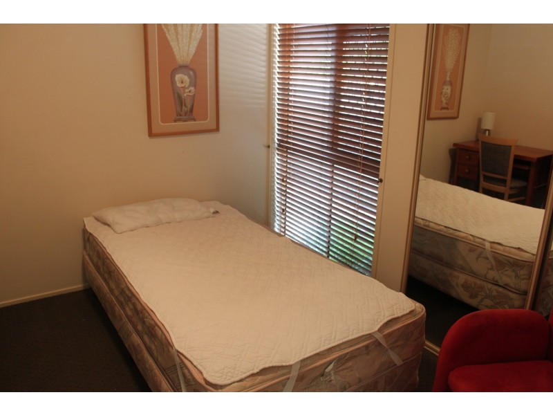 13 Maidstone Place, Parkwood QLD 4214